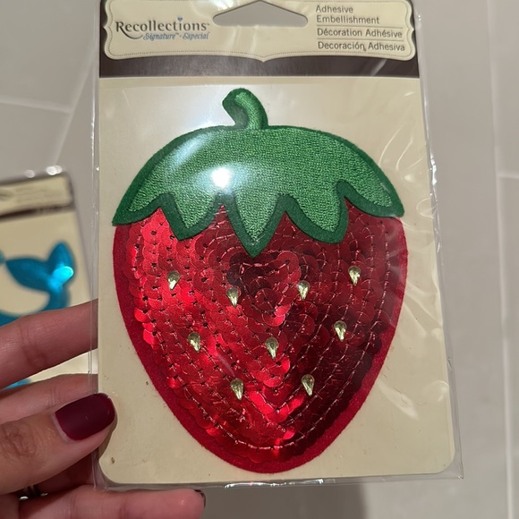 Adhesive embellishment crafts - Picture 4 of 4